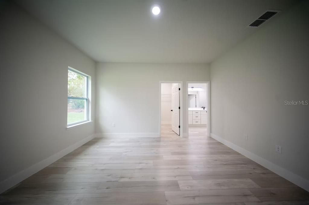 Active With Contract: $265,900 (3 beds, 2 baths, 1529 Square Feet)