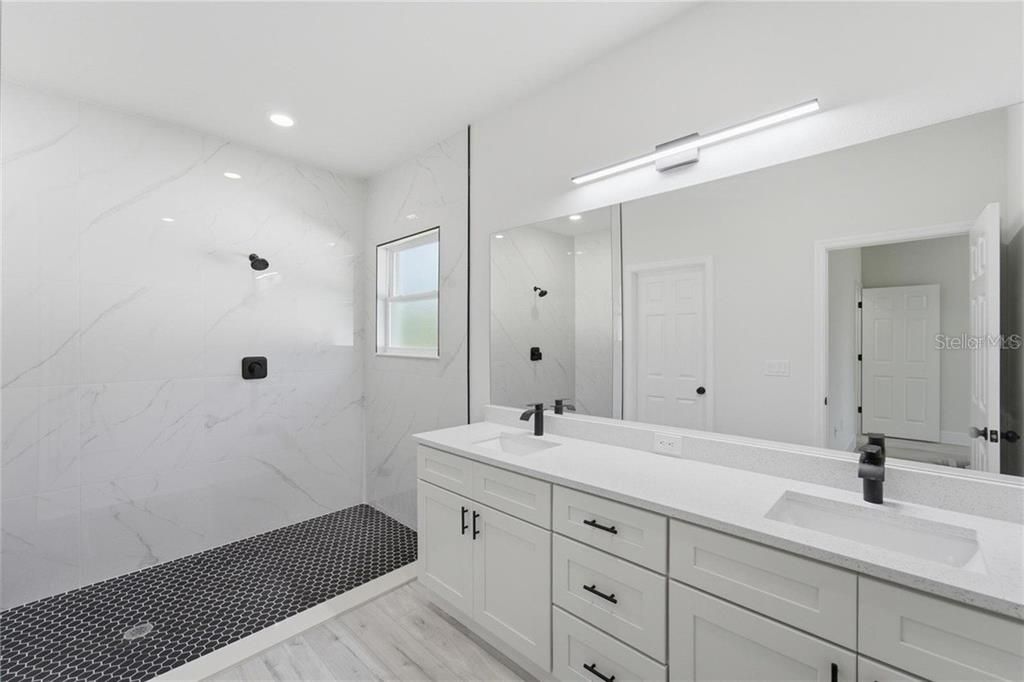 Active With Contract: $265,900 (3 beds, 2 baths, 1529 Square Feet)