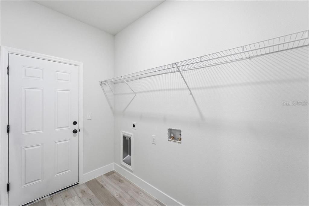 Active With Contract: $265,900 (3 beds, 2 baths, 1529 Square Feet)