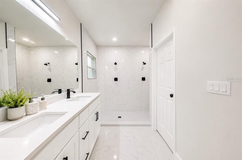 Active With Contract: $265,900 (3 beds, 2 baths, 1529 Square Feet)