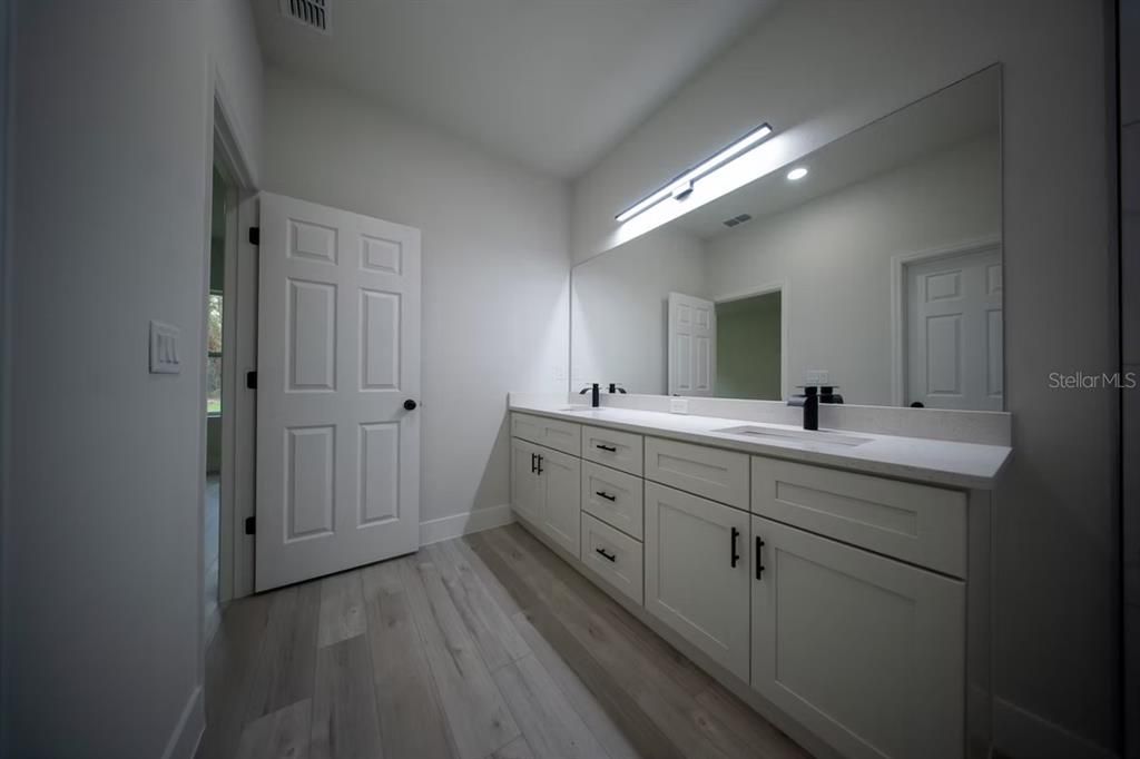 Active With Contract: $265,900 (3 beds, 2 baths, 1529 Square Feet)