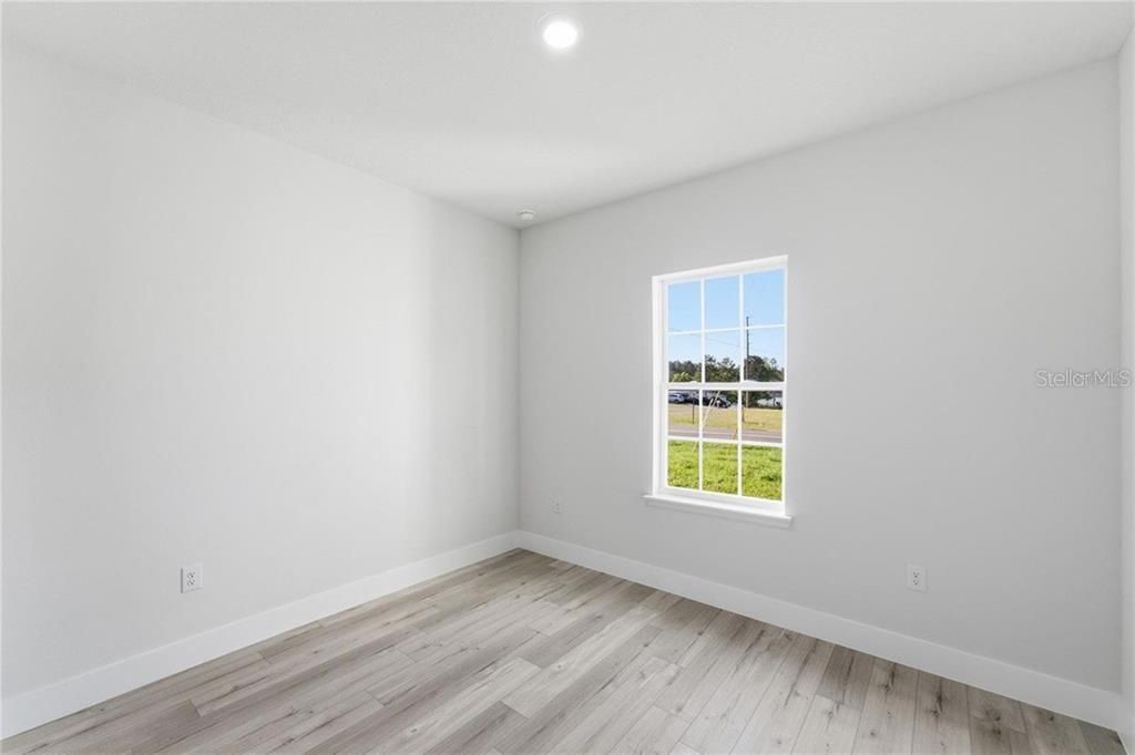 Active With Contract: $265,900 (3 beds, 2 baths, 1529 Square Feet)