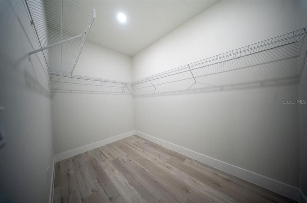 Active With Contract: $265,900 (3 beds, 2 baths, 1529 Square Feet)