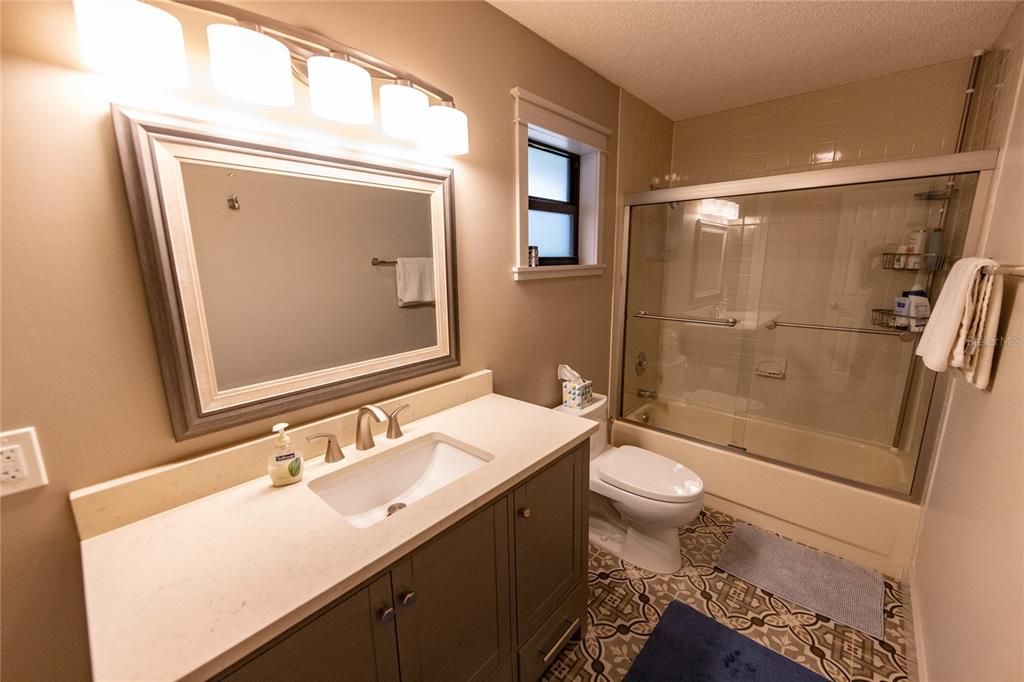 For Sale: $719,000 (2 beds, 2 baths, 1296 Square Feet)