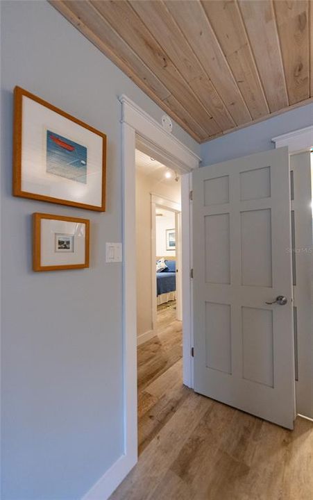 For Sale: $719,000 (2 beds, 2 baths, 1296 Square Feet)