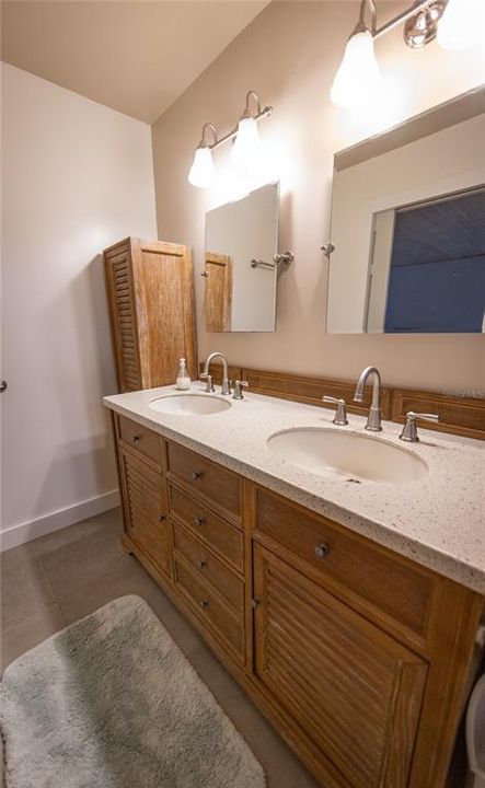 For Sale: $719,000 (2 beds, 2 baths, 1296 Square Feet)