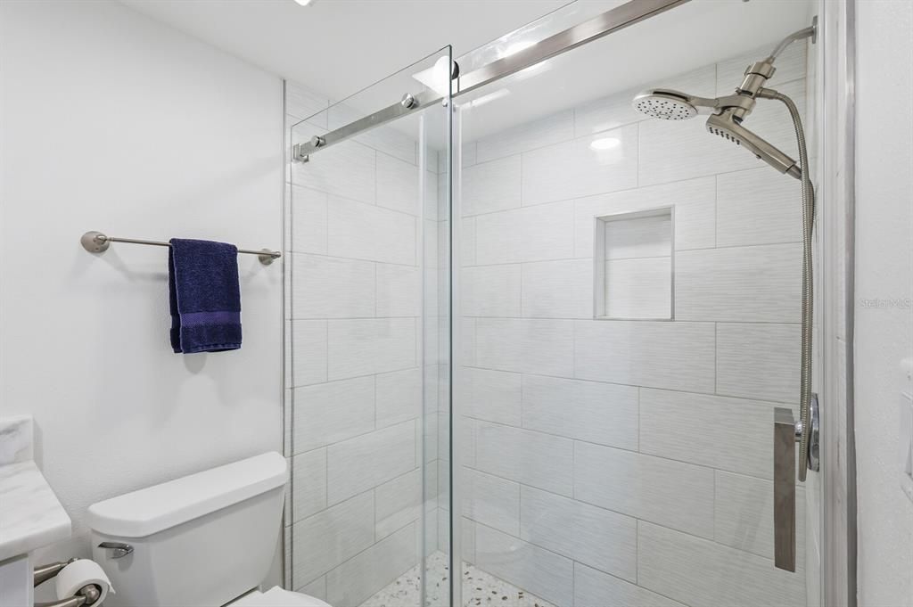 На продажу: $1,755,000 (2 спален, 2 ванн, 1098 Квадратных фут)