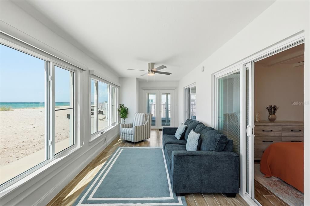 На продажу: $1,755,000 (2 спален, 2 ванн, 1098 Квадратных фут)