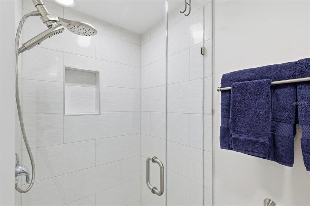 На продажу: $1,755,000 (2 спален, 2 ванн, 1098 Квадратных фут)