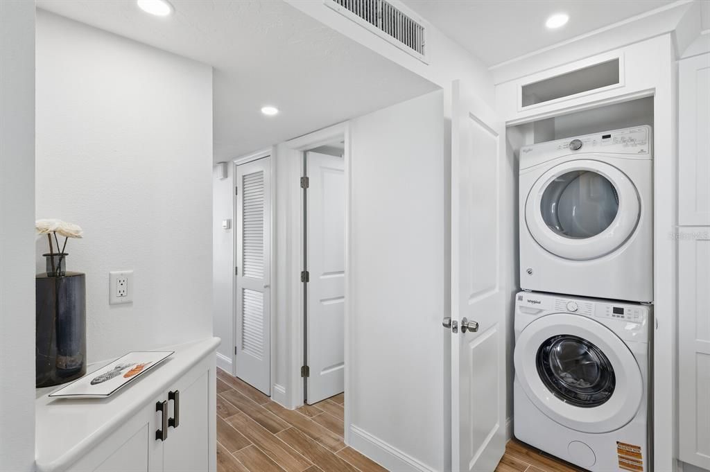 На продажу: $1,755,000 (2 спален, 2 ванн, 1098 Квадратных фут)