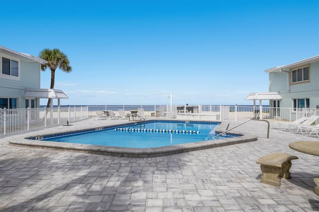 На продажу: $1,755,000 (2 спален, 2 ванн, 1098 Квадратных фут)