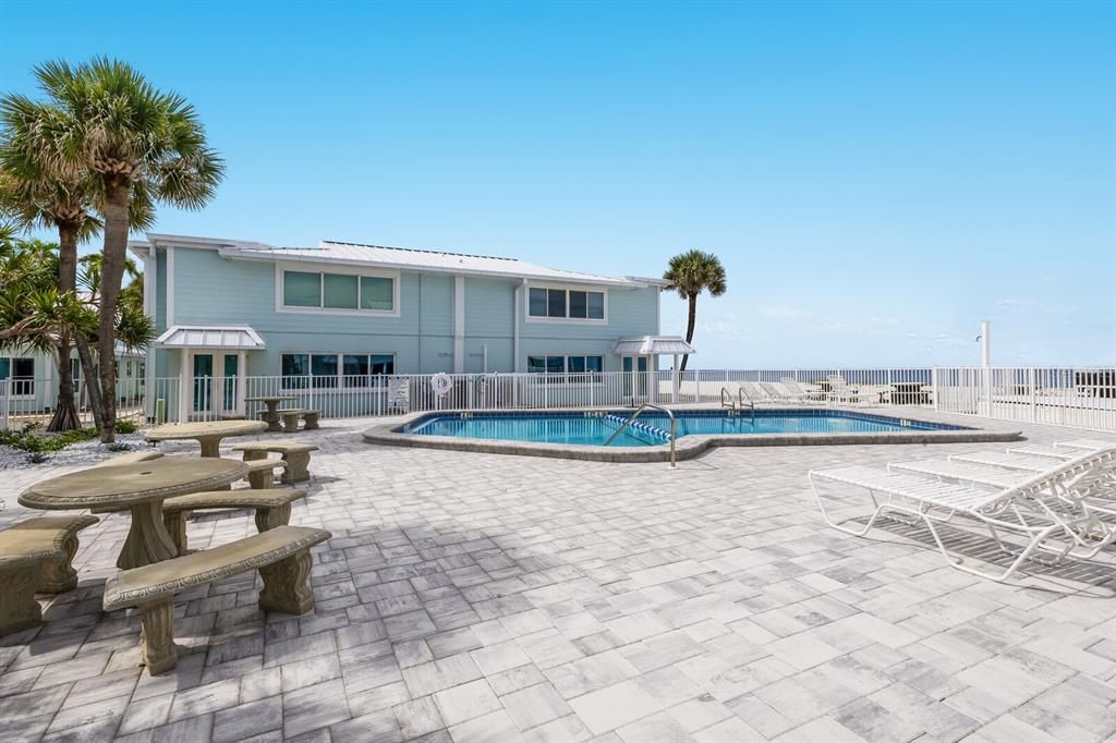 На продажу: $1,755,000 (2 спален, 2 ванн, 1098 Квадратных фут)