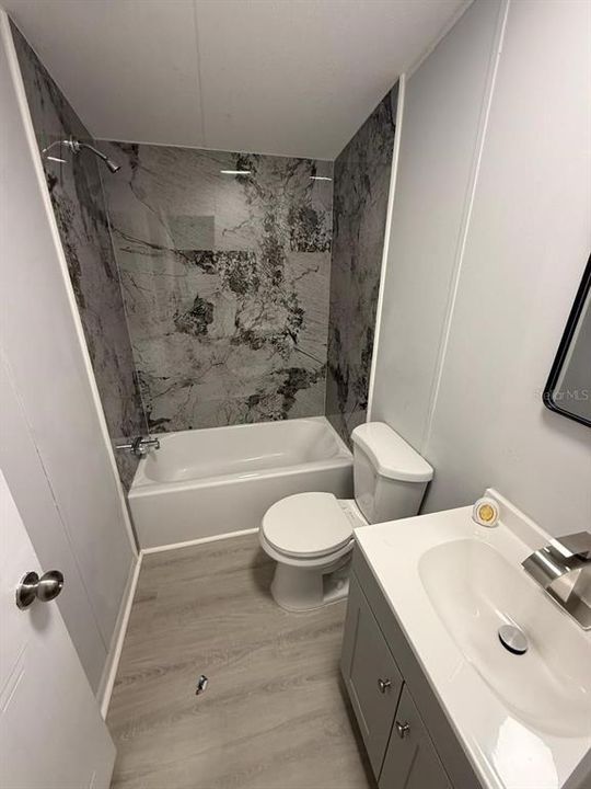 Под контрактом: $214,000 (3 спален, 2 ванн, 1188 Квадратных фут)
