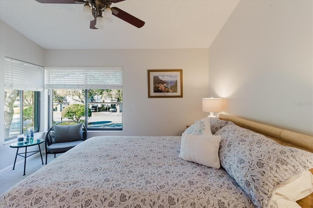 For Sale: $298,500 (2 beds, 2 baths, 1190 Square Feet)