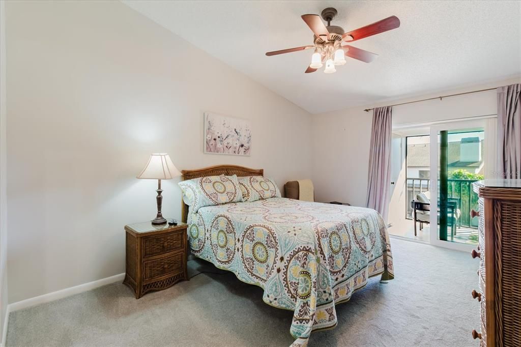 For Sale: $298,500 (2 beds, 2 baths, 1190 Square Feet)