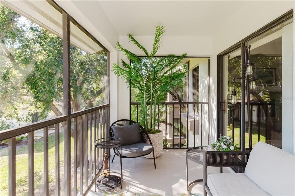 For Sale: $298,500 (2 beds, 2 baths, 1190 Square Feet)