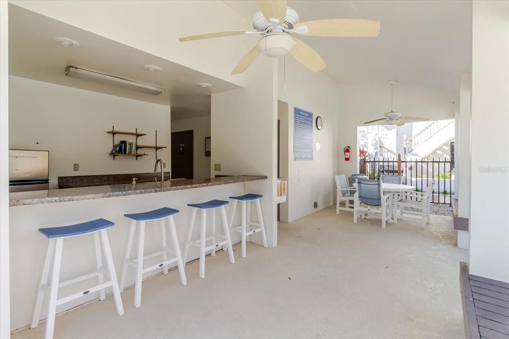 For Sale: $298,500 (2 beds, 2 baths, 1190 Square Feet)