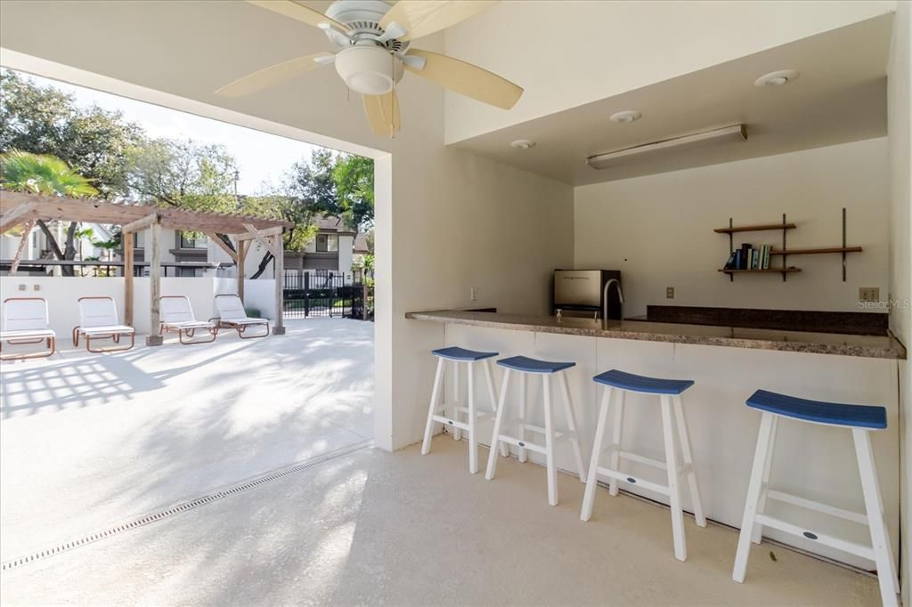 For Sale: $298,500 (2 beds, 2 baths, 1190 Square Feet)