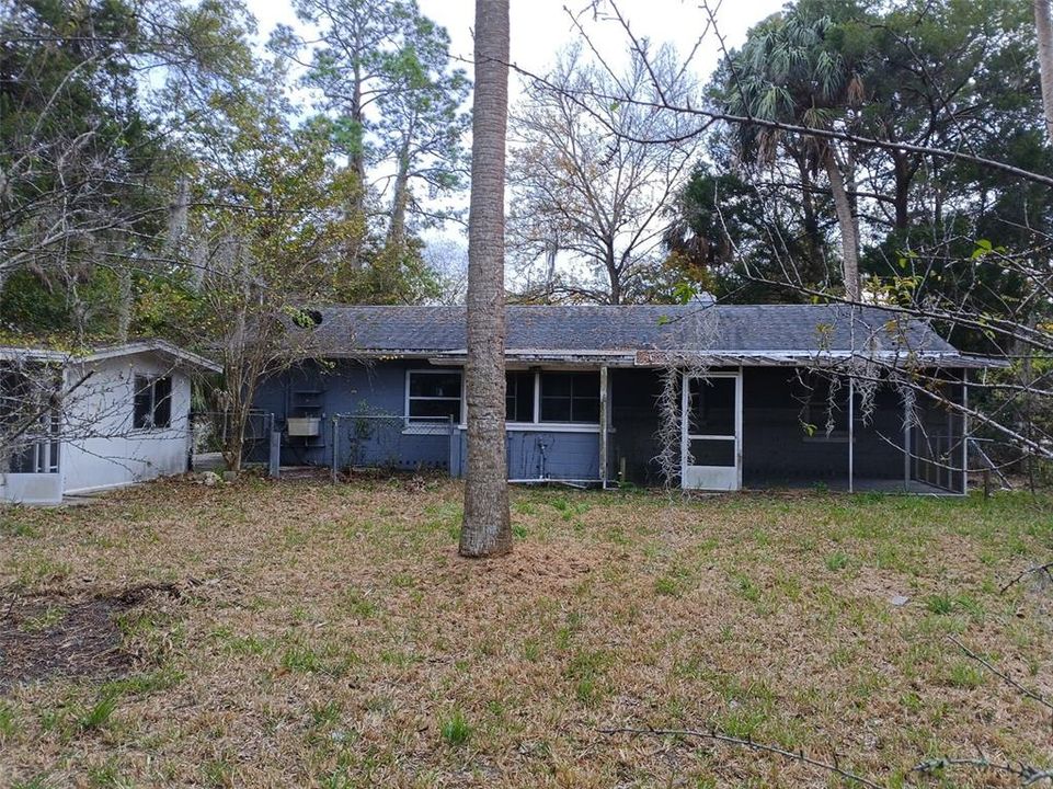 For Sale: $99,000 (3 beds, 2 baths, 1086 Square Feet)