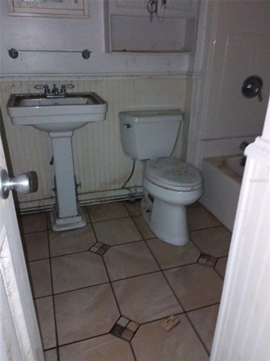 For Sale: $99,000 (3 beds, 2 baths, 1086 Square Feet)