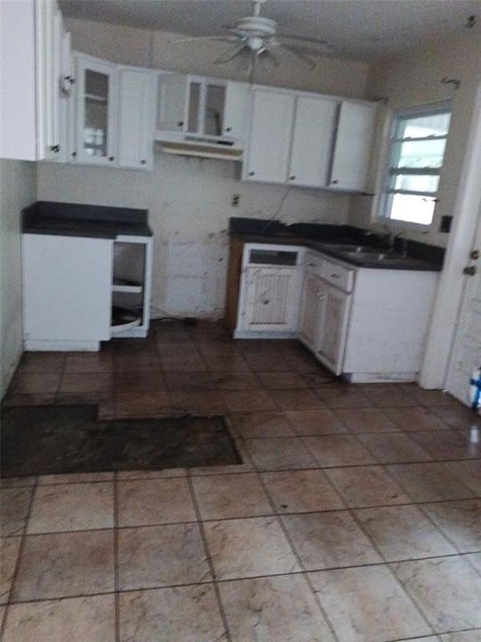 For Sale: $99,000 (3 beds, 2 baths, 1086 Square Feet)