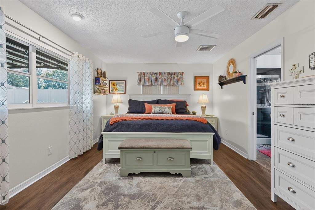 На продажу: $279,900 (2 спален, 2 ванн, 1532 Квадратных фут)