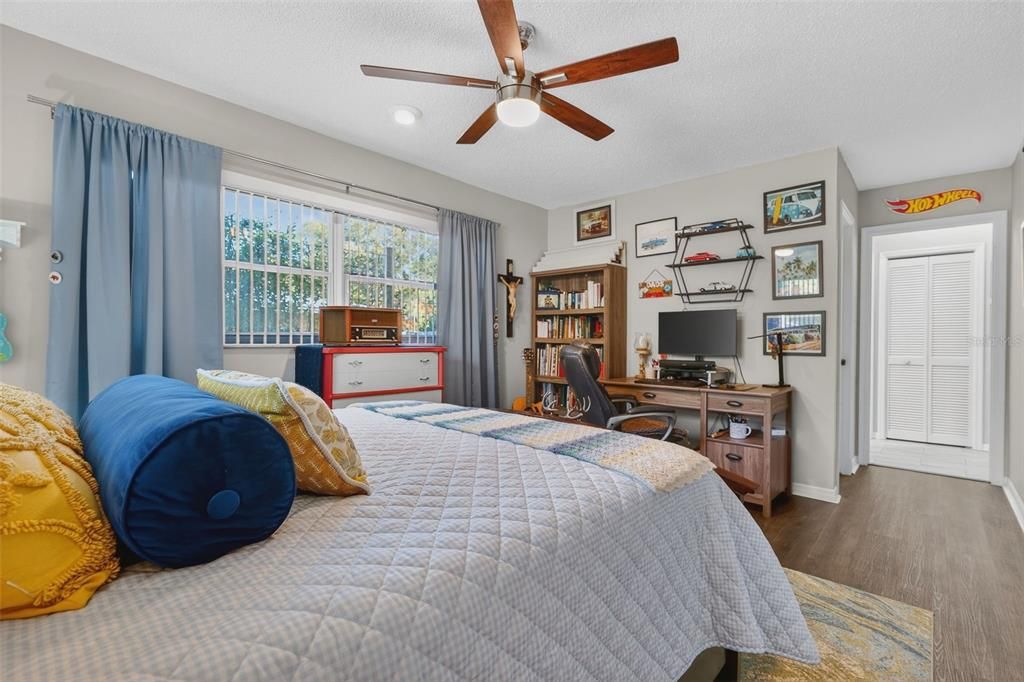 На продажу: $279,900 (2 спален, 2 ванн, 1532 Квадратных фут)