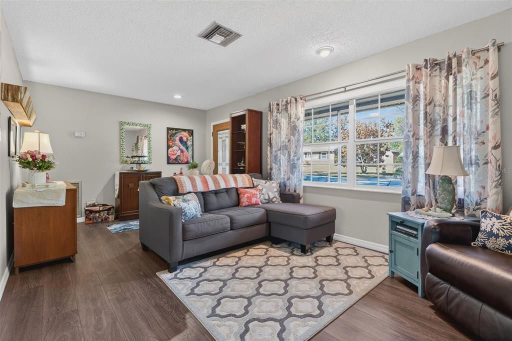 На продажу: $279,900 (2 спален, 2 ванн, 1532 Квадратных фут)