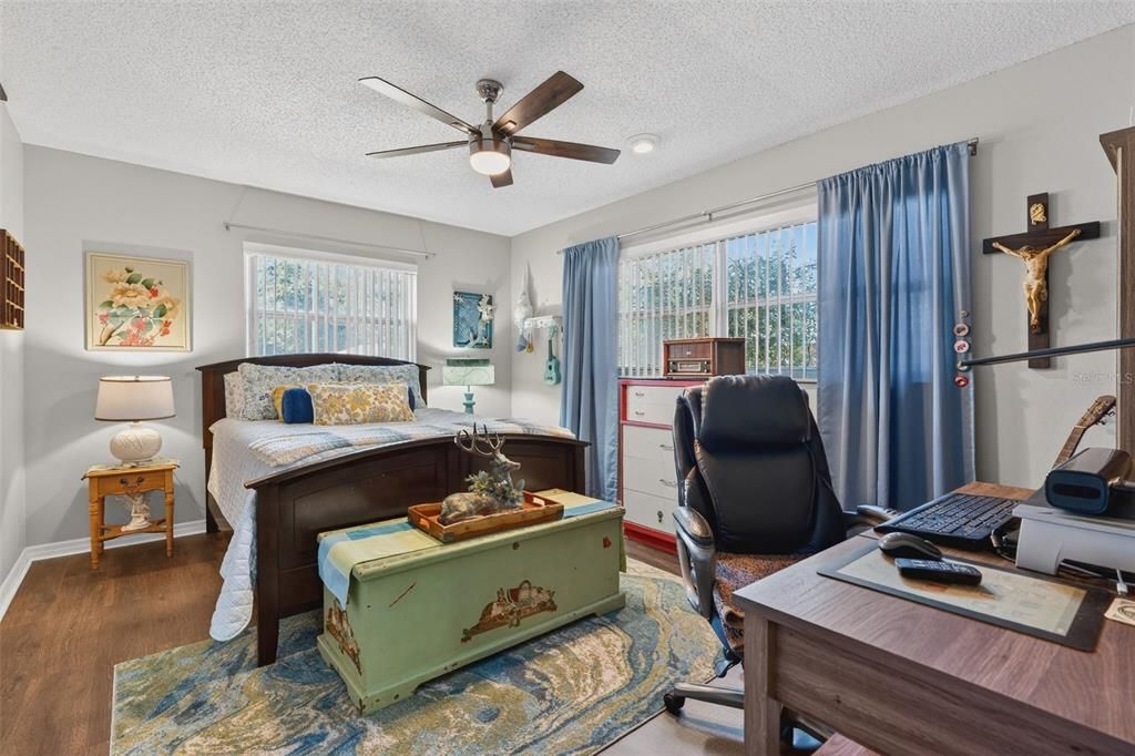 На продажу: $279,900 (2 спален, 2 ванн, 1532 Квадратных фут)