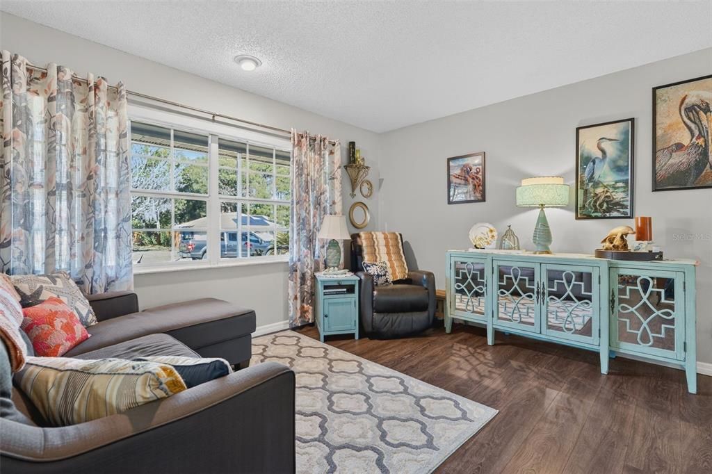 На продажу: $279,900 (2 спален, 2 ванн, 1532 Квадратных фут)