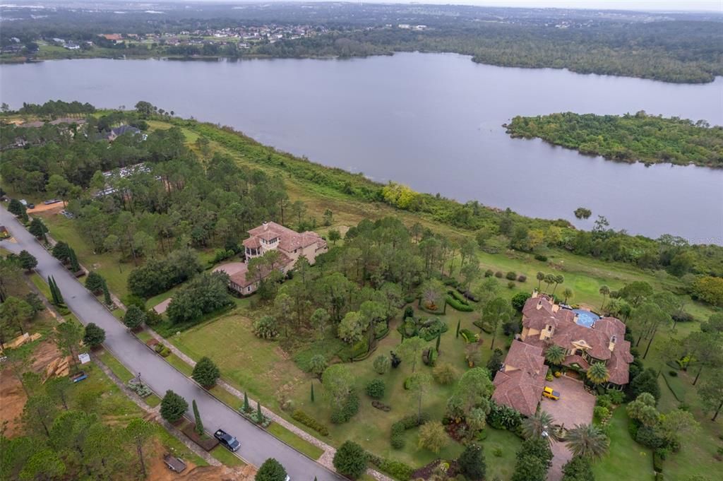 En Venta: $1,100,000 (1.25 acres)