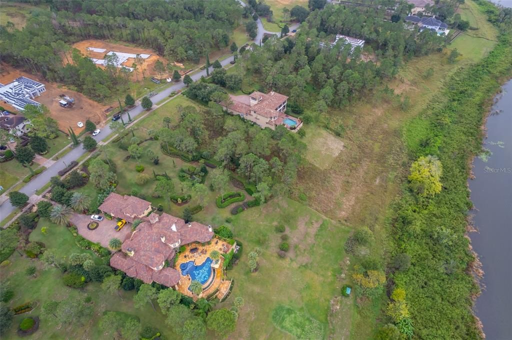 En Venta: $1,100,000 (1.25 acres)
