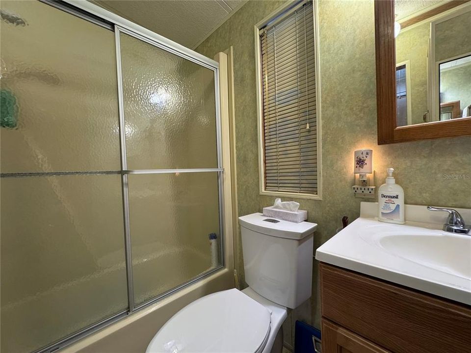 For Sale: $87,000 (1 beds, 1 baths, 670 Square Feet)