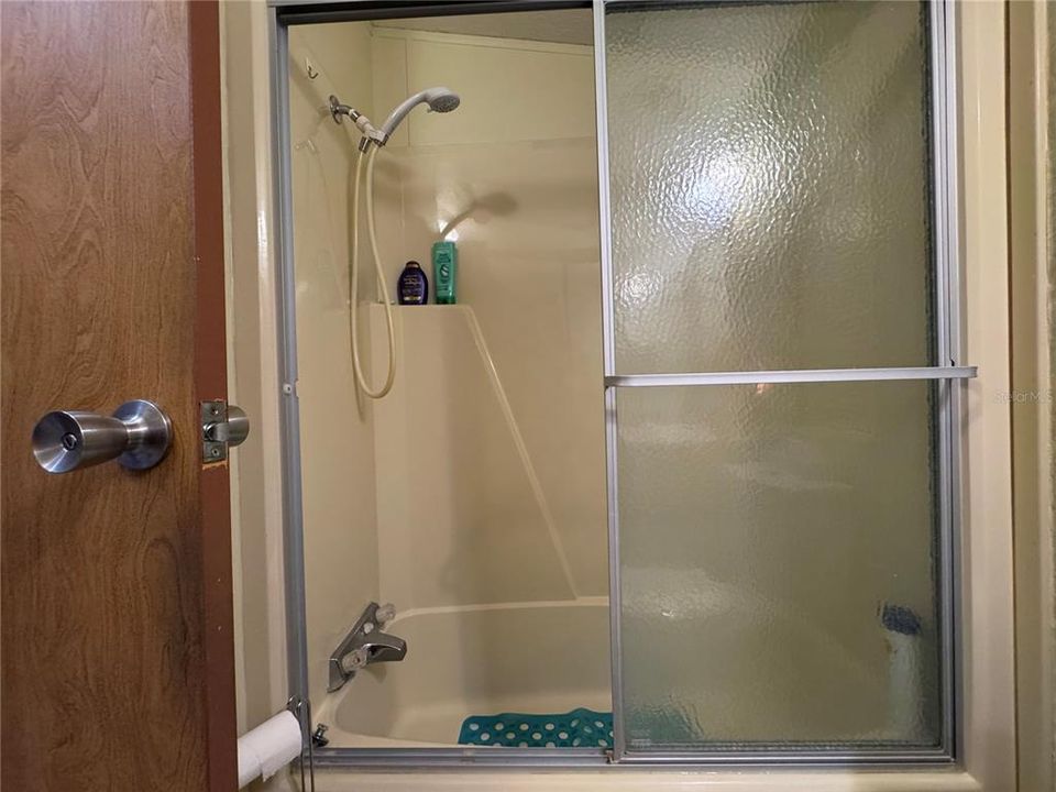 For Sale: $87,000 (1 beds, 1 baths, 670 Square Feet)