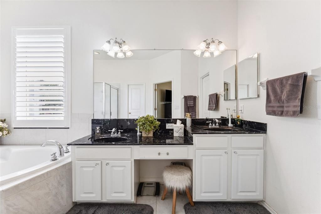 For Sale: $469,500 (3 beds, 2 baths, 2583 Square Feet)