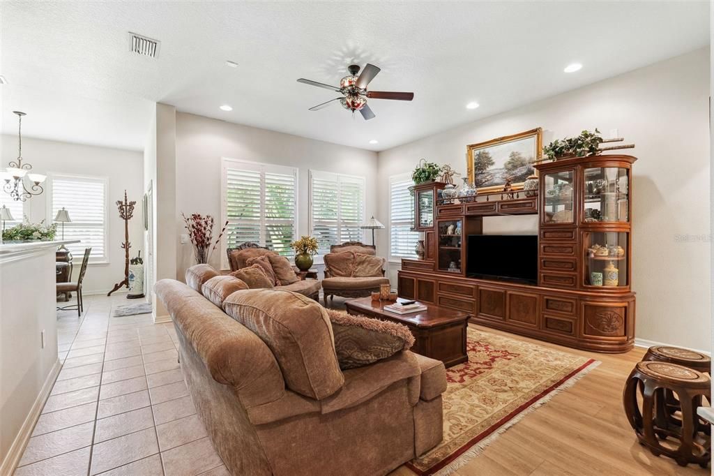 For Sale: $469,500 (3 beds, 2 baths, 2583 Square Feet)