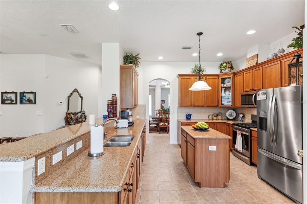 For Sale: $469,500 (3 beds, 2 baths, 2583 Square Feet)