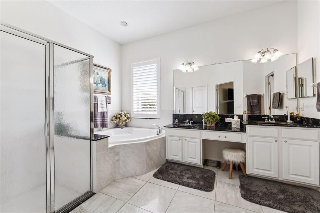 For Sale: $469,500 (3 beds, 2 baths, 2583 Square Feet)