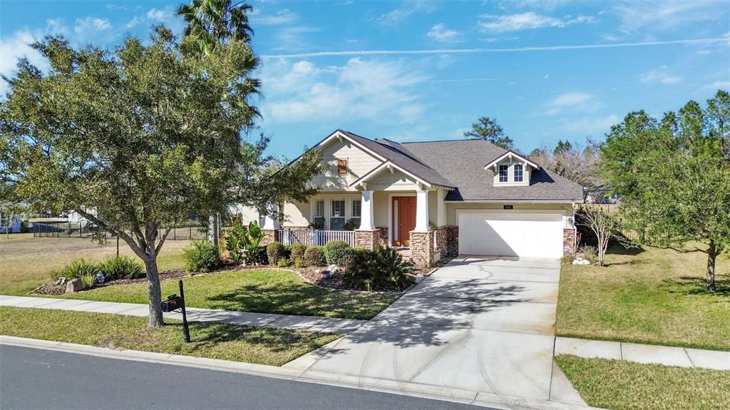 For Sale: $469,500 (3 beds, 2 baths, 2583 Square Feet)