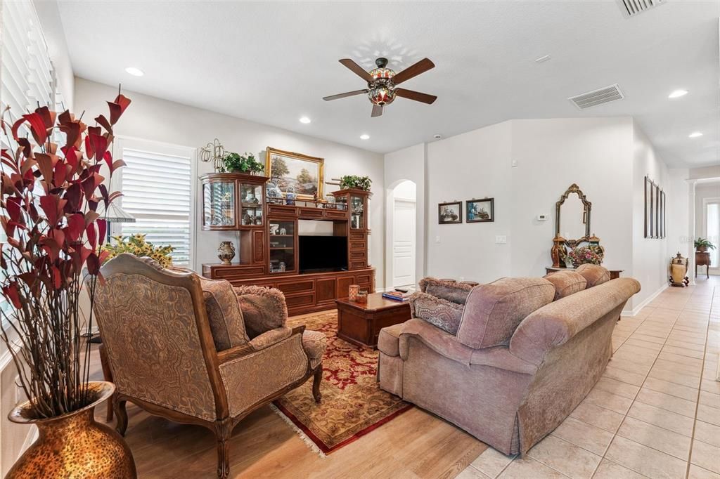 For Sale: $469,500 (3 beds, 2 baths, 2583 Square Feet)