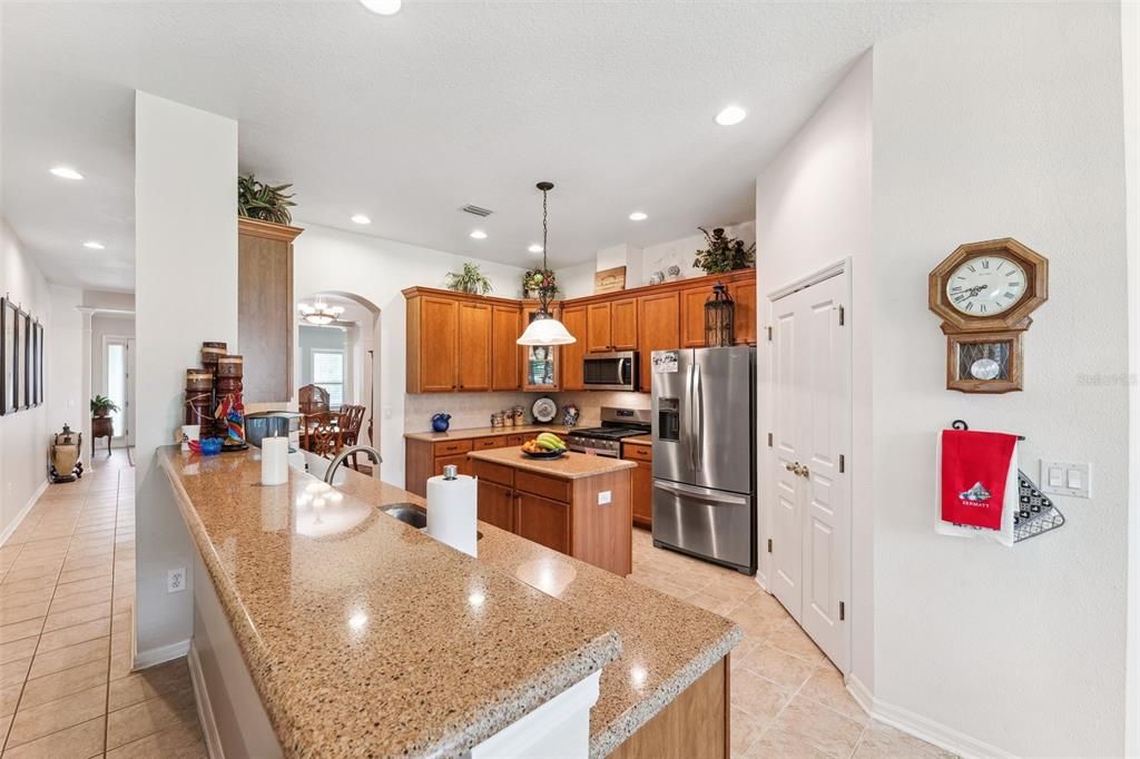 For Sale: $469,500 (3 beds, 2 baths, 2583 Square Feet)