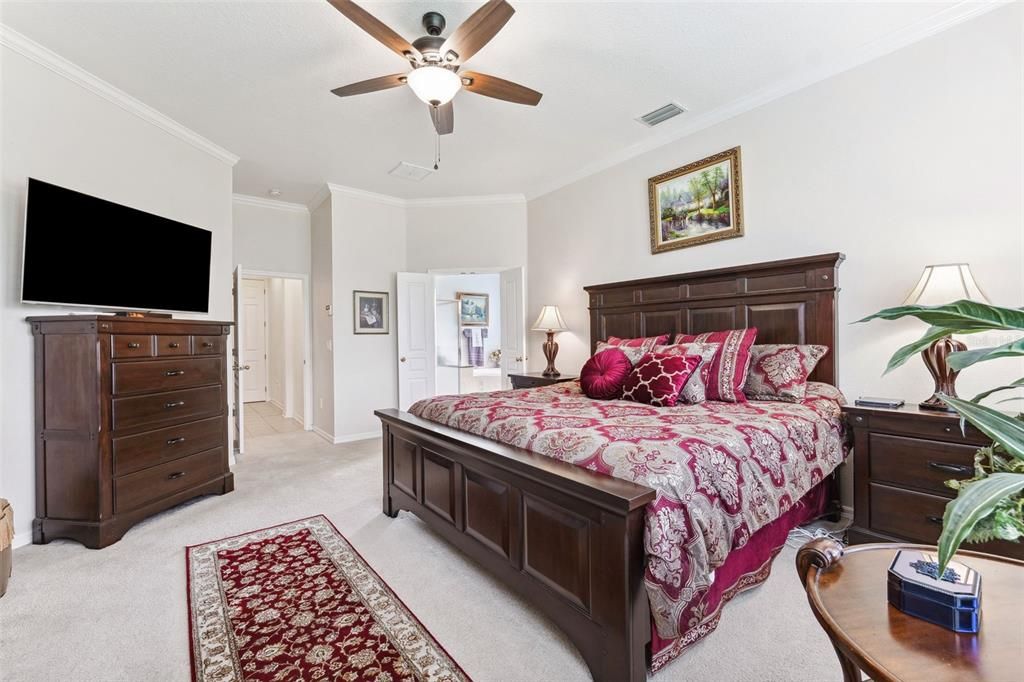 For Sale: $469,500 (3 beds, 2 baths, 2583 Square Feet)