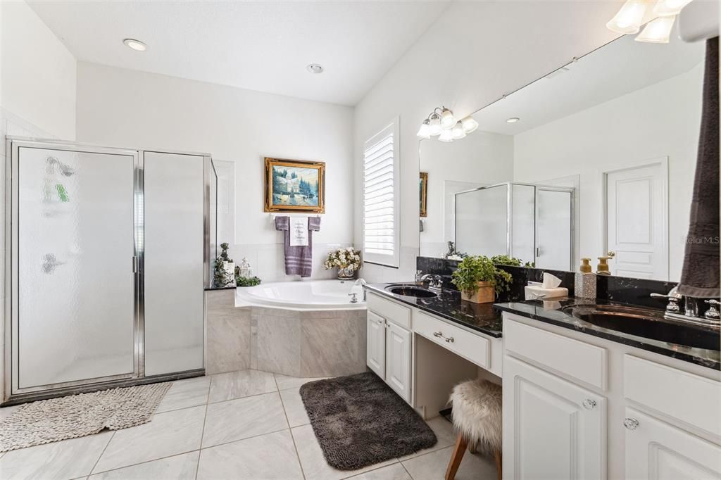 For Sale: $469,500 (3 beds, 2 baths, 2583 Square Feet)