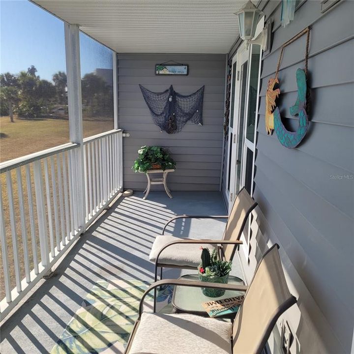 For Sale: $299,900 (2 beds, 2 baths, 1120 Square Feet)