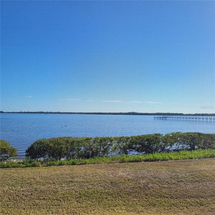 For Sale: $299,900 (2 beds, 2 baths, 1120 Square Feet)