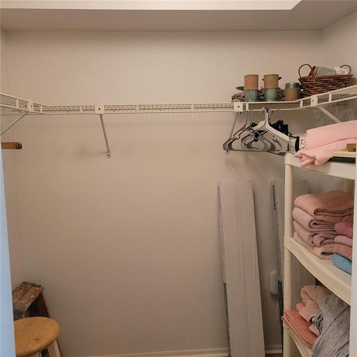 For Sale: $299,900 (2 beds, 2 baths, 1120 Square Feet)