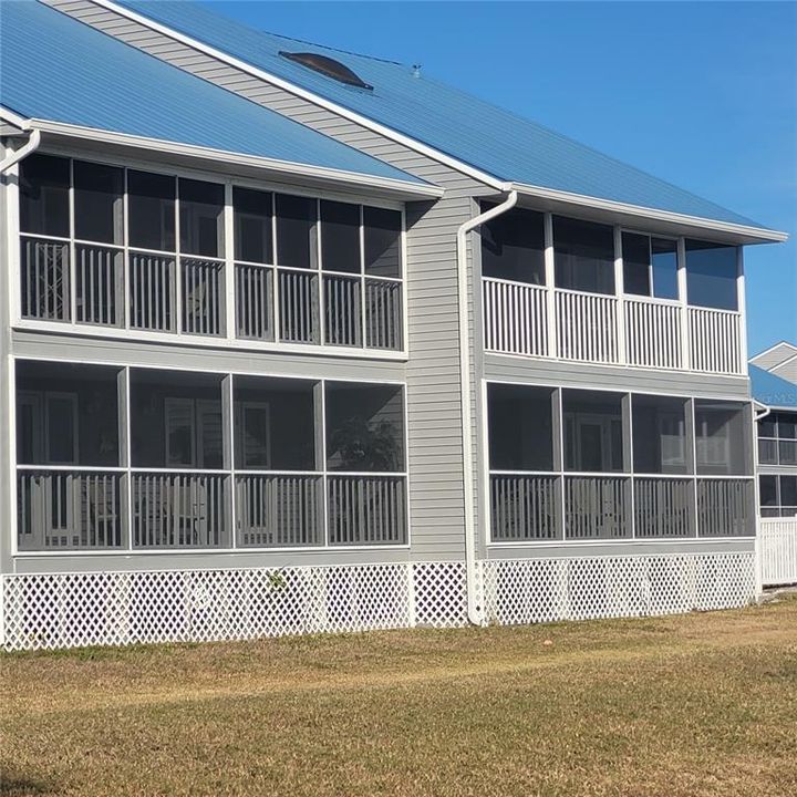 For Sale: $299,900 (2 beds, 2 baths, 1120 Square Feet)