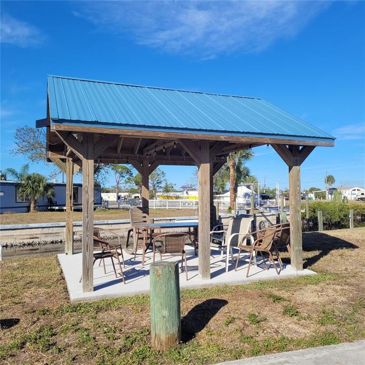 For Sale: $299,900 (2 beds, 2 baths, 1120 Square Feet)