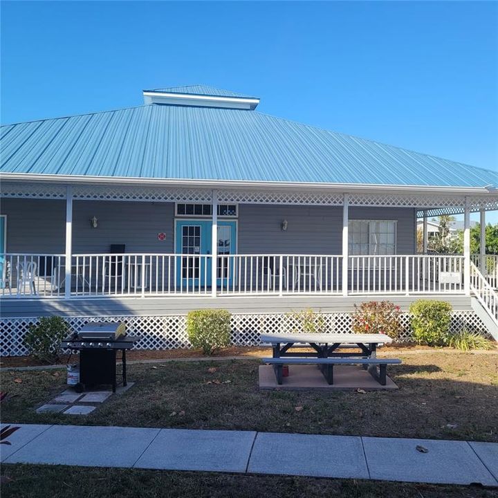 For Sale: $299,900 (2 beds, 2 baths, 1120 Square Feet)
