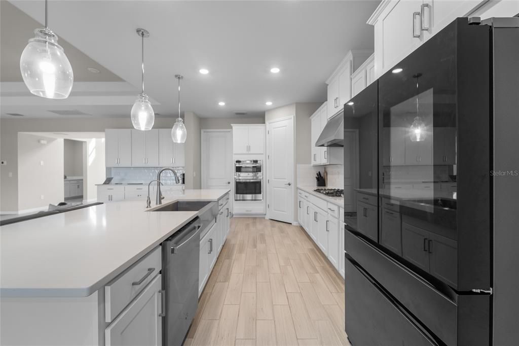 Activo con contrato: $654,000 (5 camas, 4 baños, 3461 Pies cuadrados)